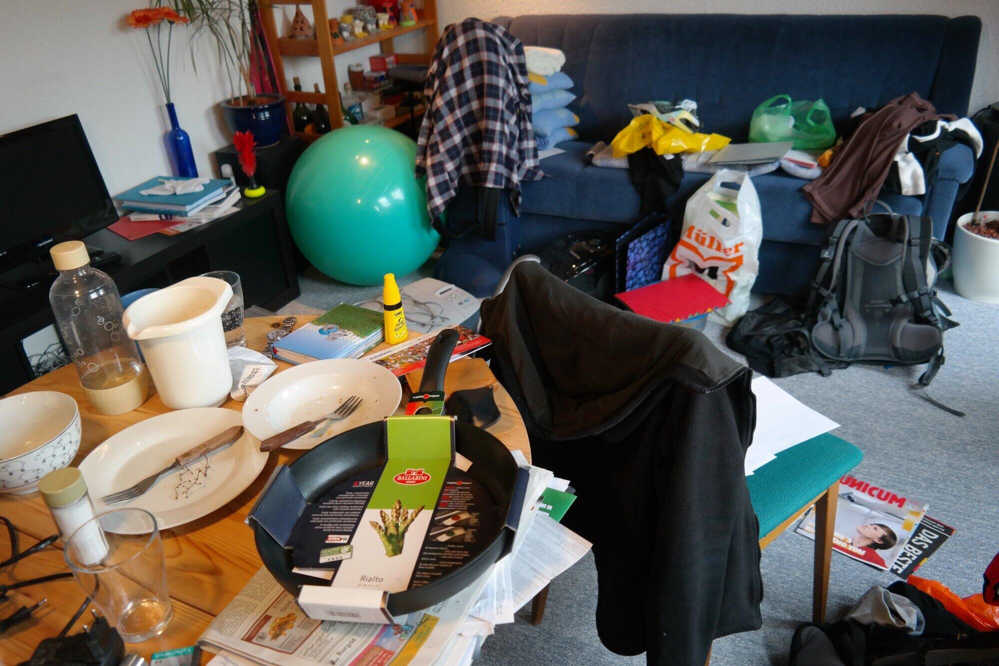 Hoarding and Dementia: What Families Should Understand